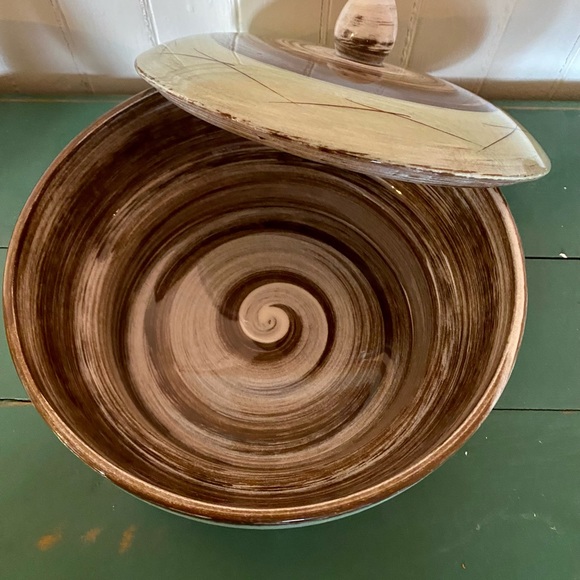 SANTA ANITA WARE LG. COVERED Bowl/ Casserole 9” MCM 1950s - Picture 2 of 8